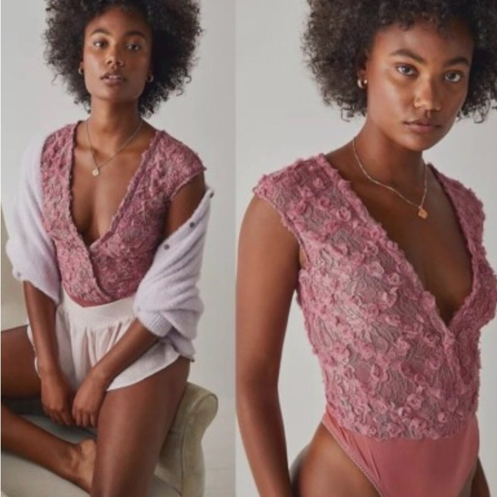 FREE PEOPLE INTIMATELY2 HAUTE 2 HANDLE ROSETTE FLORAL LACE BODYSUIT NWOT SIZE M